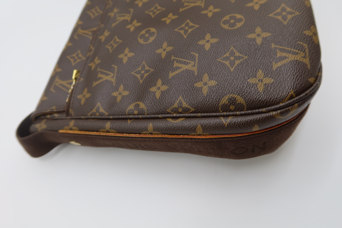 Louis Vuitton Monogram Messenger Beaubourg MM Shoulder Bag