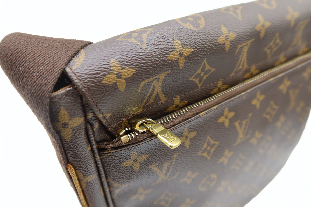 Louis Vuitton Monogram Messenger Beaubourg MM Shoulder Bag