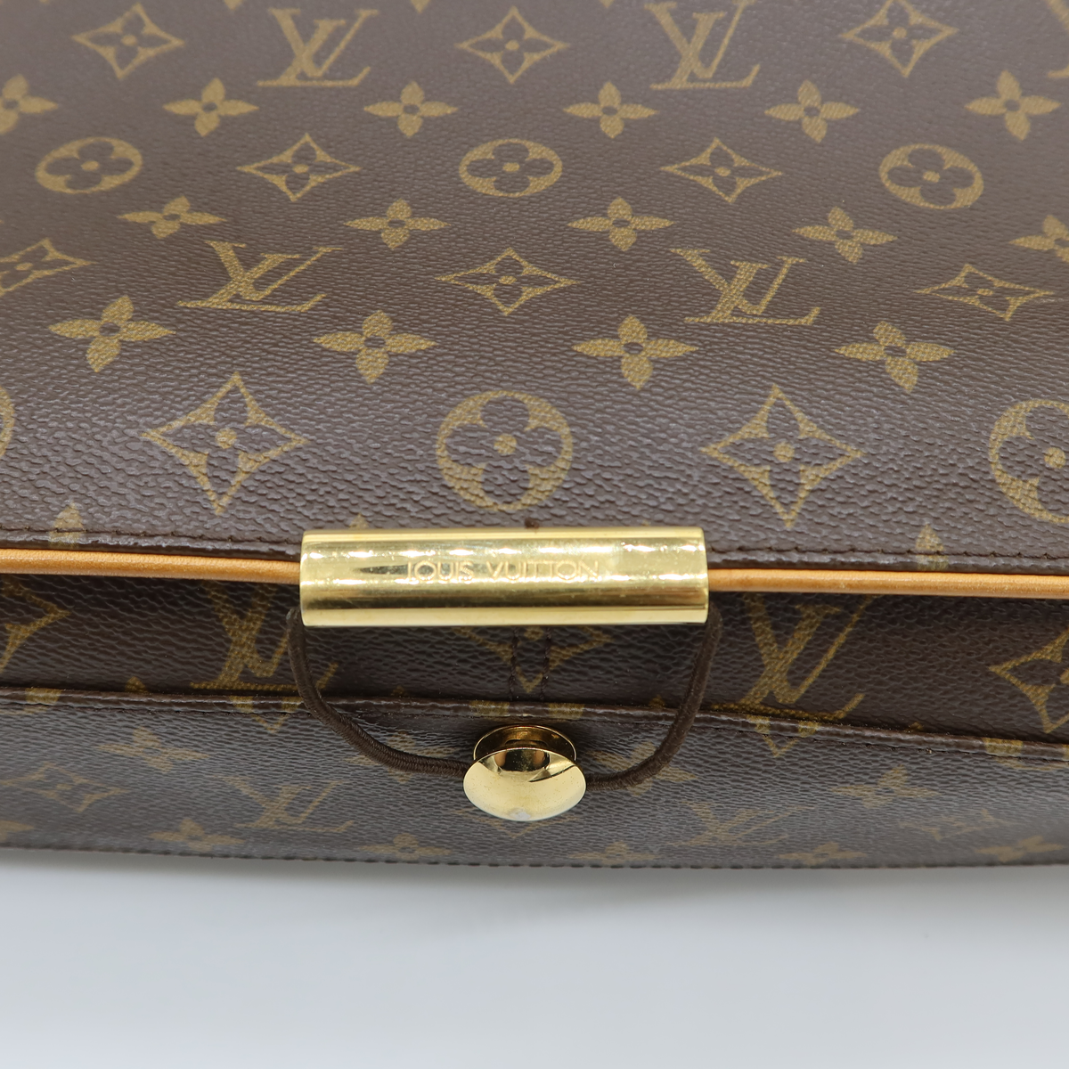 LOUIS VUITTON Abbesses Monogram Messenger Bag 2003