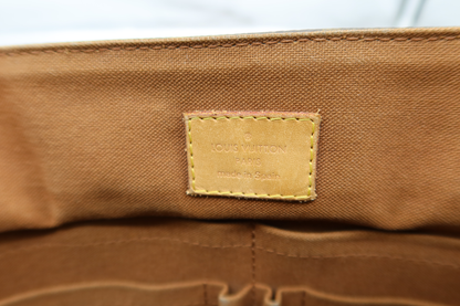Louis Vuitton Monogram Messenger Beaubourg MM Shoulder Bag