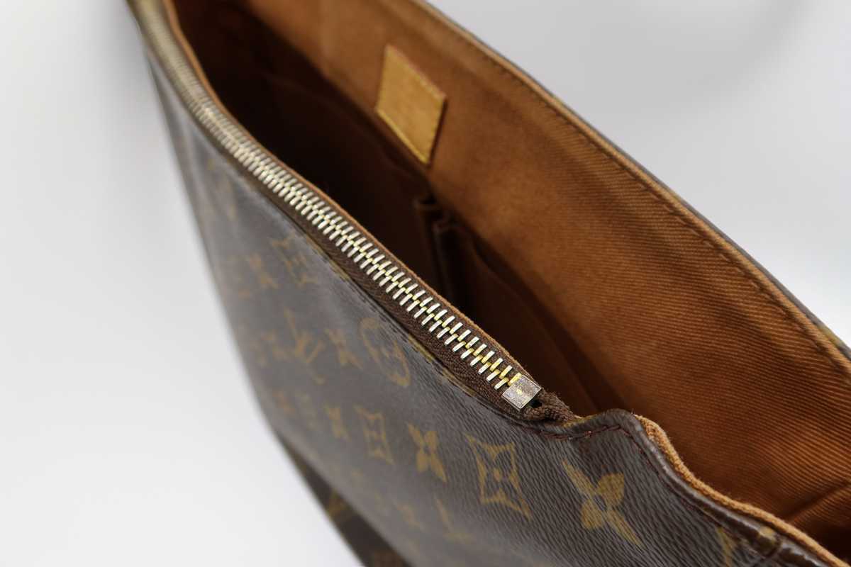 Louis Vuitton Monogram Messenger Beaubourg MM Shoulder Bag