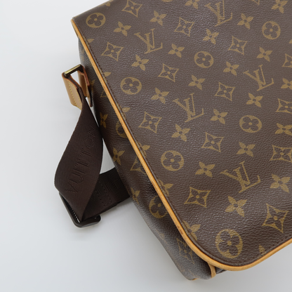 LOUIS VUITTON Abbesses Monogram Messenger Bag 2003
