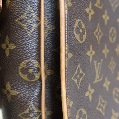 LOUIS VUITTON Abbesses Monogram Messenger Bag 2003